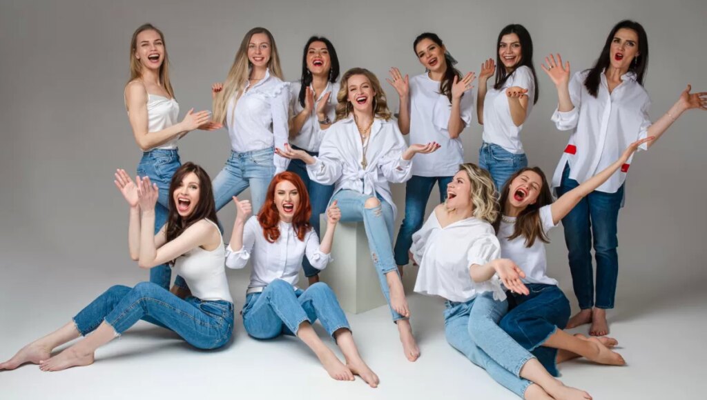 Cinci-sugestii-de-outfituri-cu-jeans-pentru-vara-asta.jpg